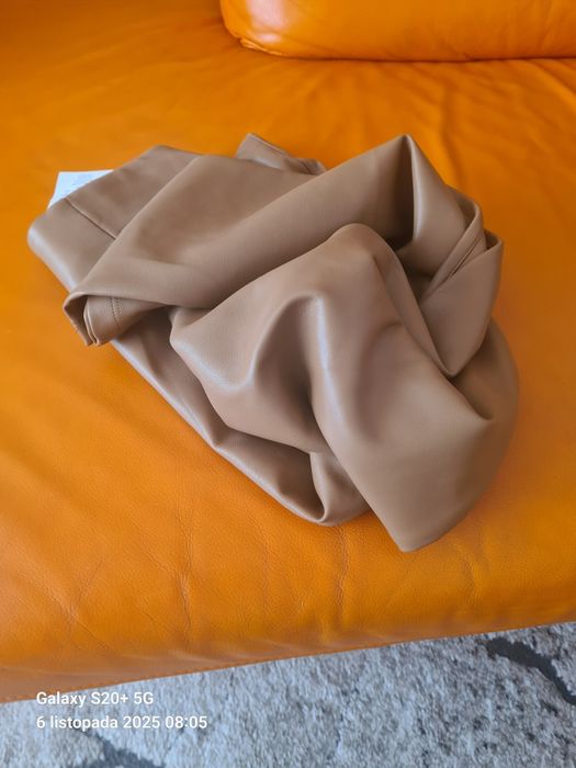 Super spodnie w modnym kolorze, roz. 40/42