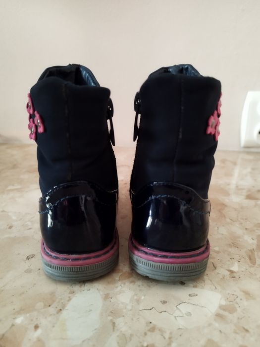 Botki granatowe rozm.22 lakierowane