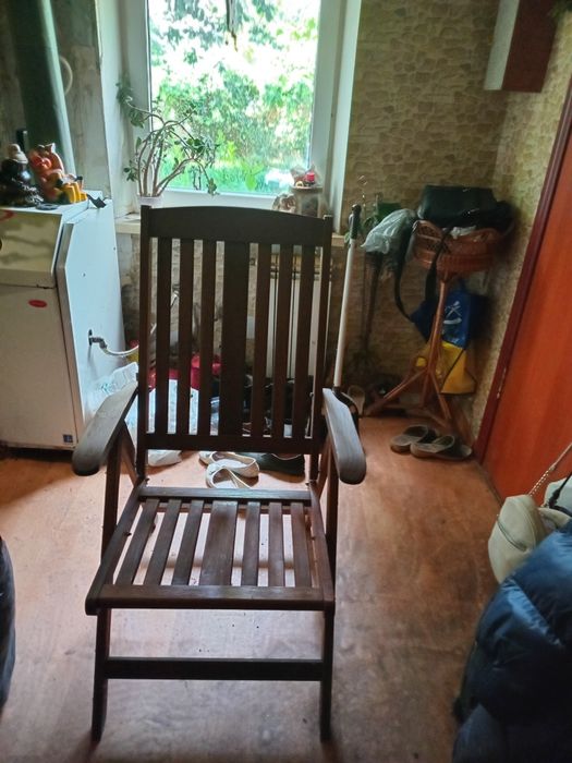 Продаю 2 складных деревяных кресла б/у в хорошем состоянии