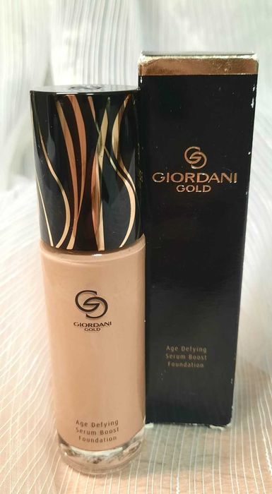 Антивiкова тональна основа з пребiотичною сироваткою Giordani Gold