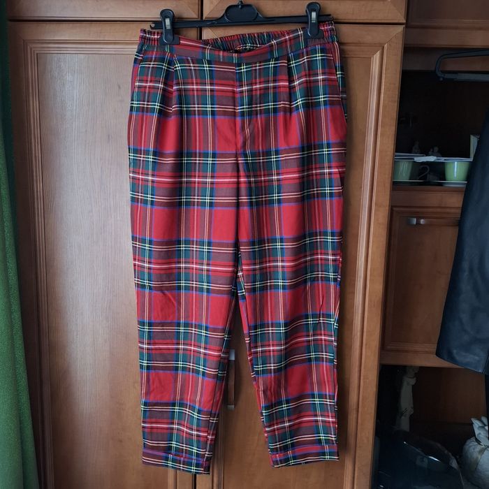 Spodnie damskie w szkocką kratkę