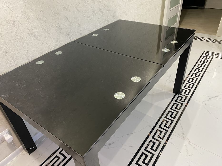 Стіл скляний розкладний