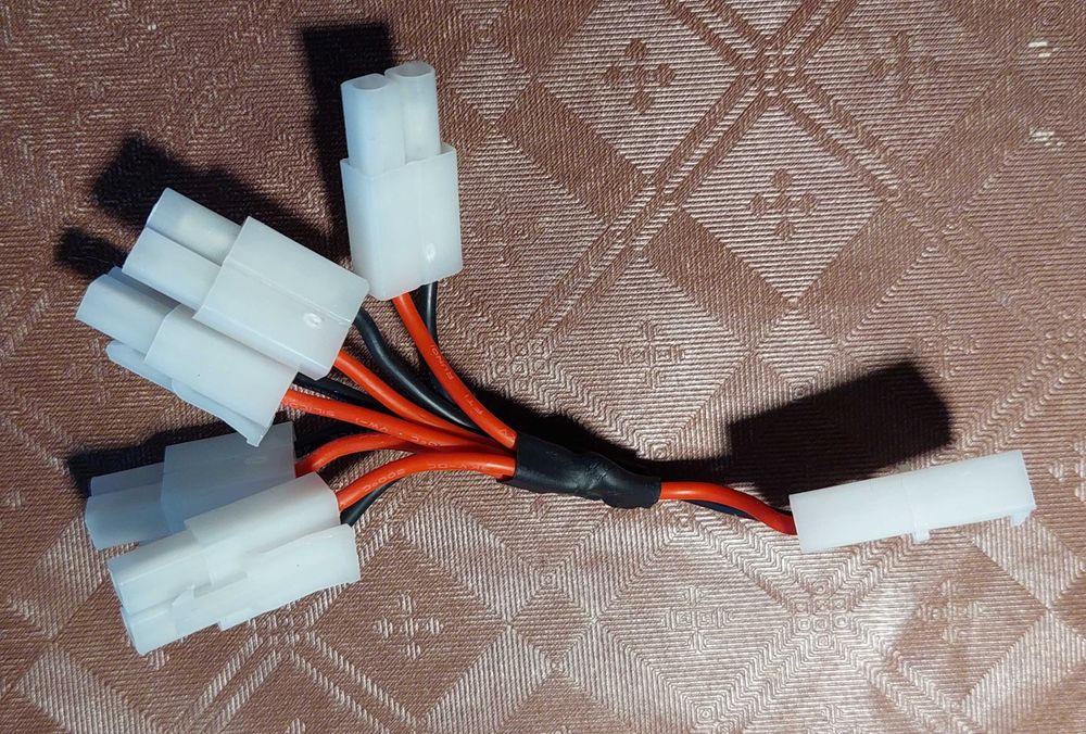 RC Ficha múltipla para carregar várias baterias ao mesmo tempo