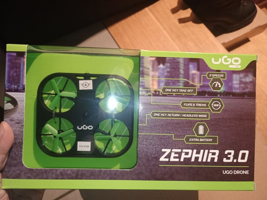 Dron Ugo Zephir 3.0