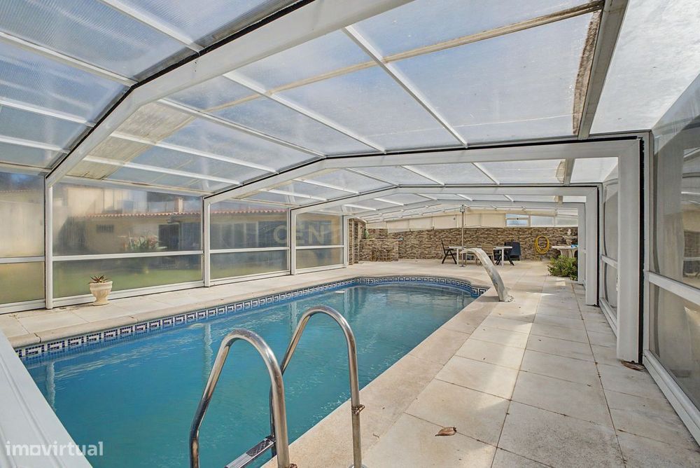 Moradia T5 com piscina e jacuzzi no Furadouro