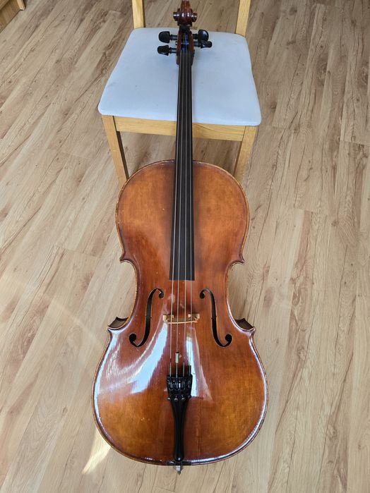 Wiolonczela 4/4 Smyczek futerał