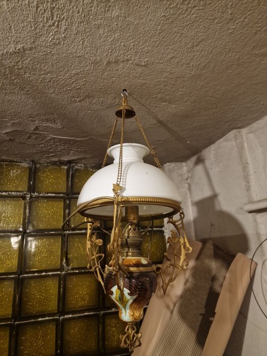 Monumentalna Antyczna Lampa Pałacowa z Majoliki – Unikalny Zabytek