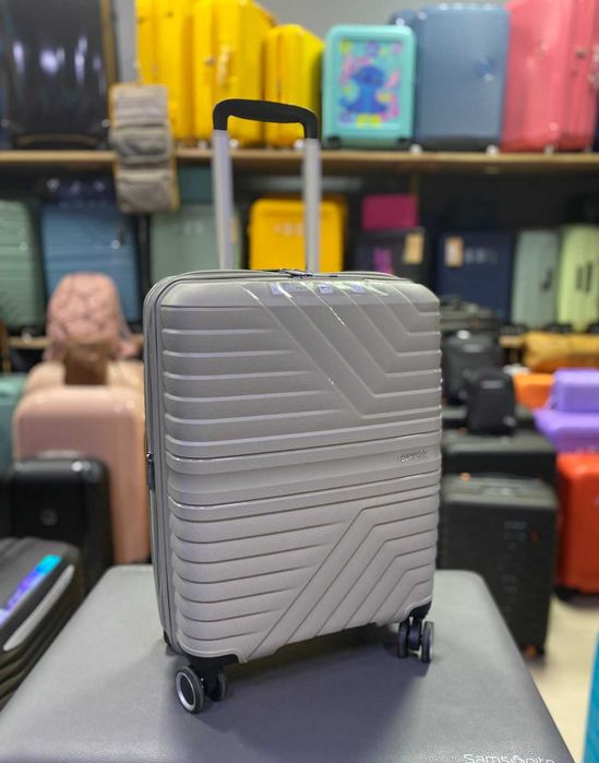 Валіза American Tourister маленька ручна поклажа 55х40х20 см