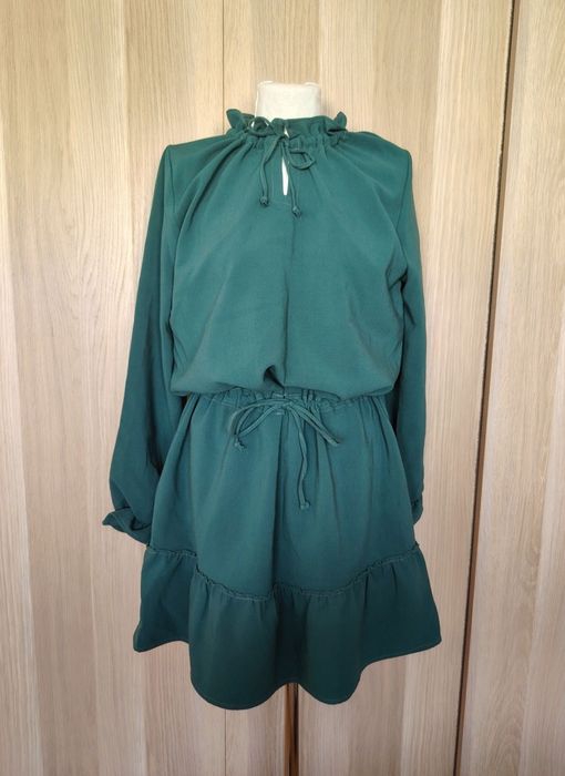 Zielona sukienka damska pasek falbanki oversize M/L