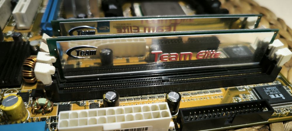 ASUS m2a-vm AMD Athlon 2 gb ram