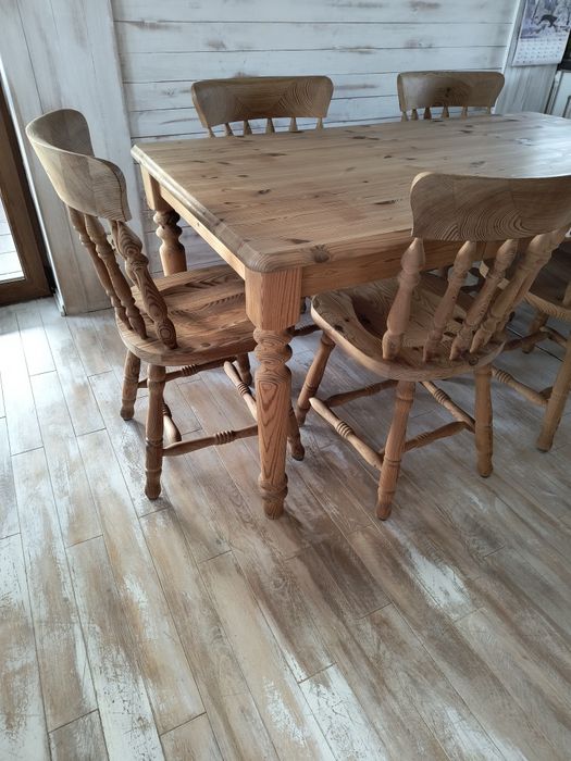 Stół drewniany z 6 krzesłami