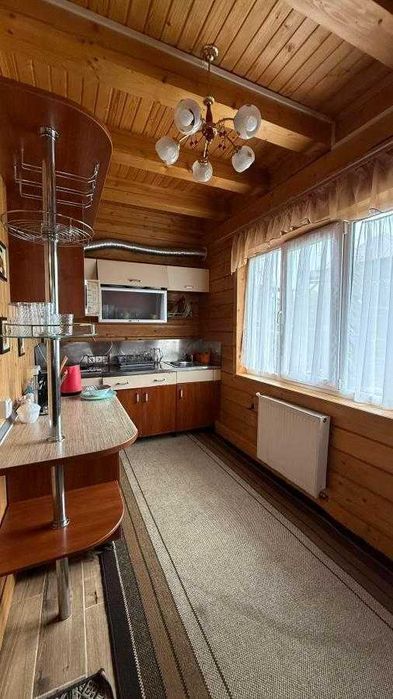Найкращі краєвиди! Продаж садиби в Яблуниці біля Буковелю. Два будинки на території