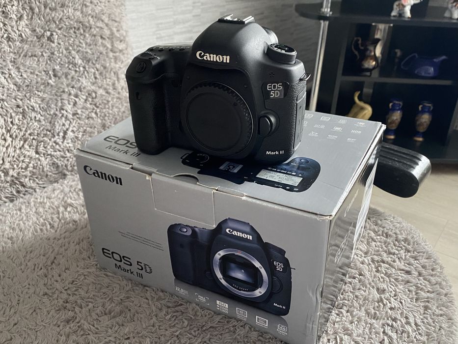 Дзеркальний фотоаппарвт Canon 5D mark III