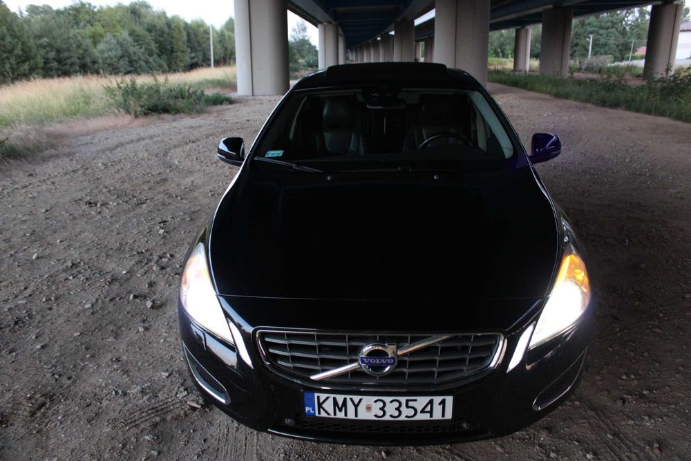 Volvo V60 2.4 D5 AWD SUMMUM