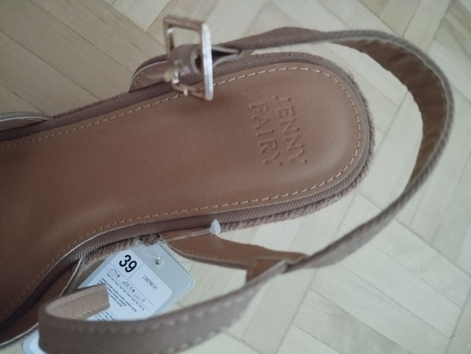 Espadryle na koturnie / sandały Jenny Ferry
