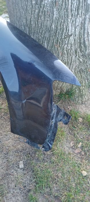 Błotnik Audi A4 b6 prawy kod LZ5L