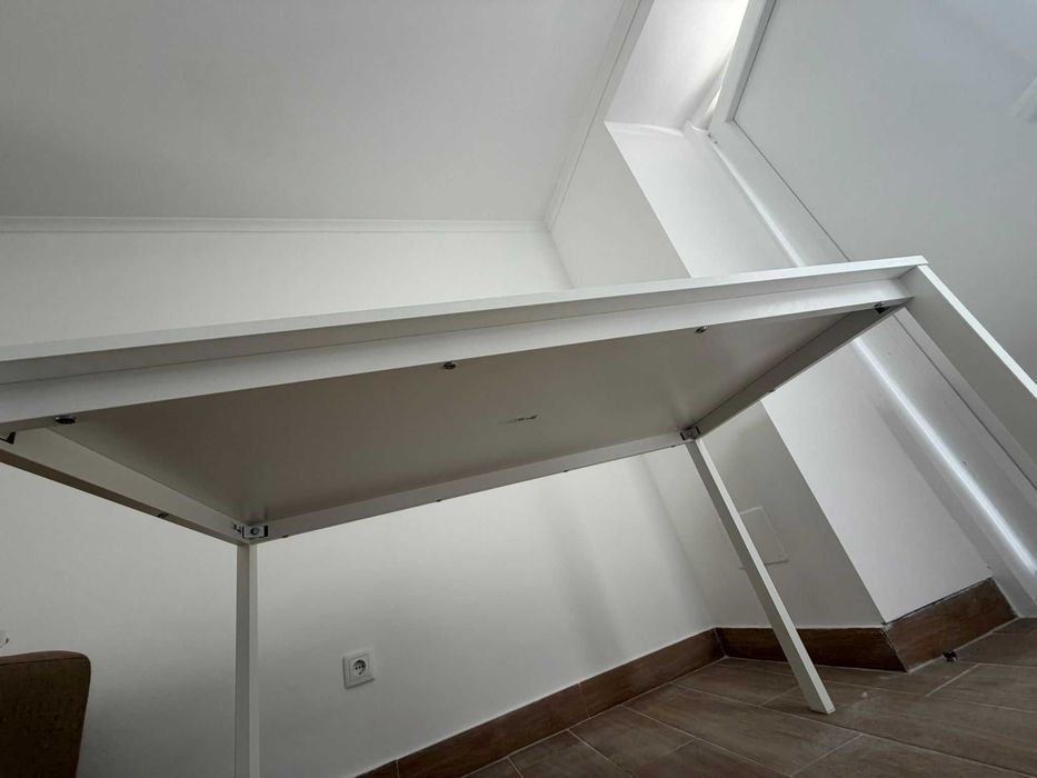 Mesa branca Ikea