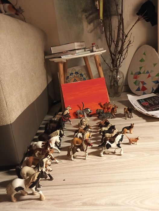 Figurki koni schleich do sprzedania zestaw