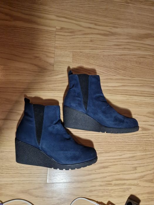 Śliczne zamszowe zimowe botki buty Alley. Rozmiar 39