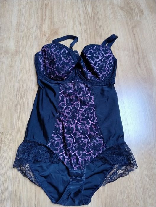 Piękne body Corin 75D/E