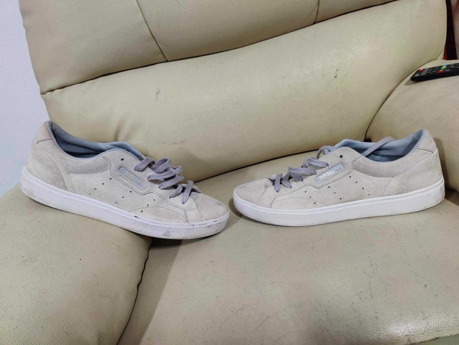 Adidas Sleek tam. 42 em excelente estado