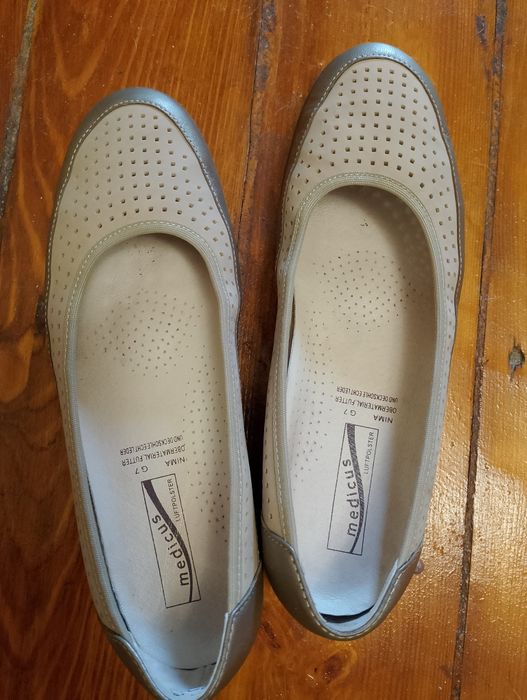 Балетки шкіряні жіночі