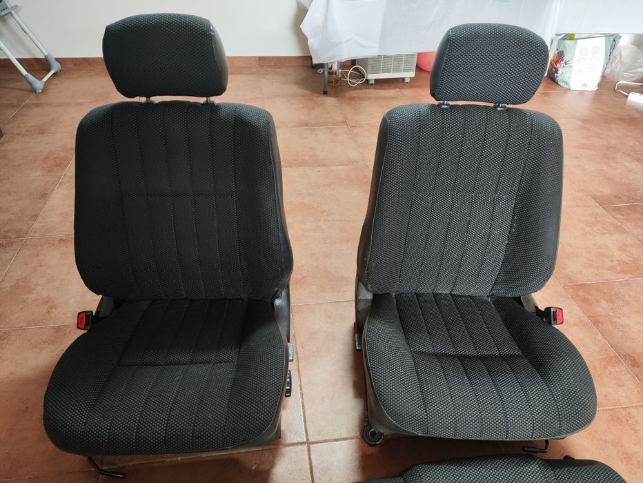Vendo Interior para Toyota Corolla E90 (XL) hatch