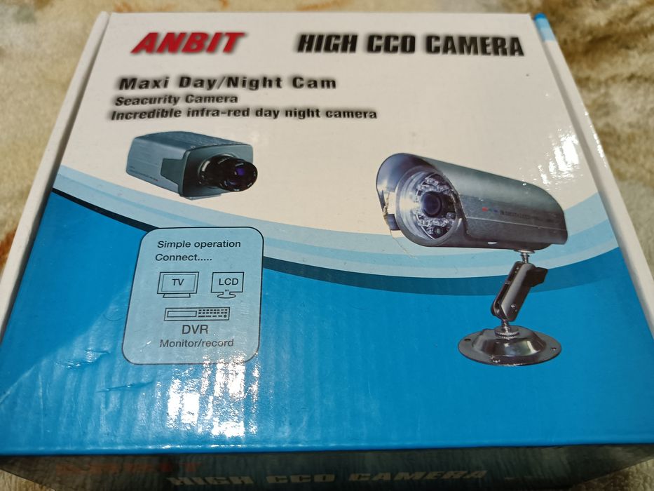 Câmera CCTV+IR c/suporte e fonte de alimentação interior/exterior novo