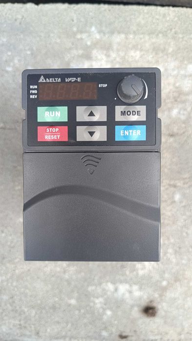 Частотник Delta VFD007E43T