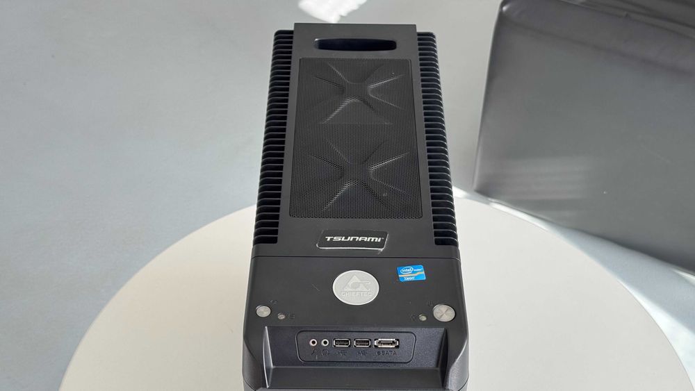 Computador TSUNAMI (Xeon, NVIDIA GeForce, Windows 10 PRO) - Servidor