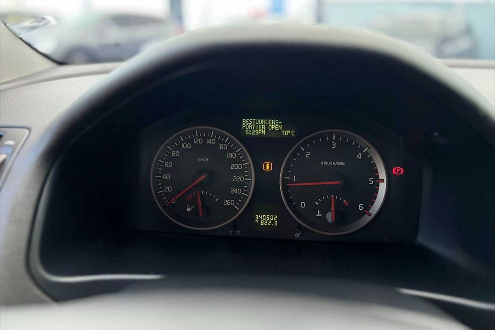 Volvo V50 2004 року