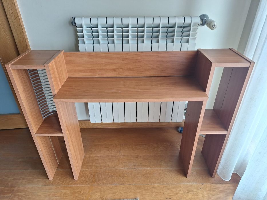 Móvel pequeno de apoio