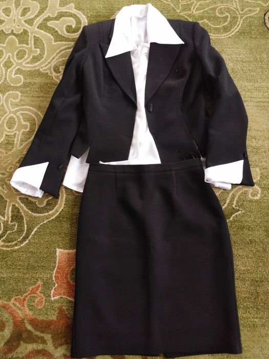 Одежда для женщины- костюм, блуза, сарафан, рубашка, кофта