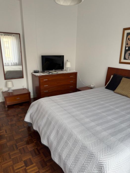 Mobília de quarto em cerejeira