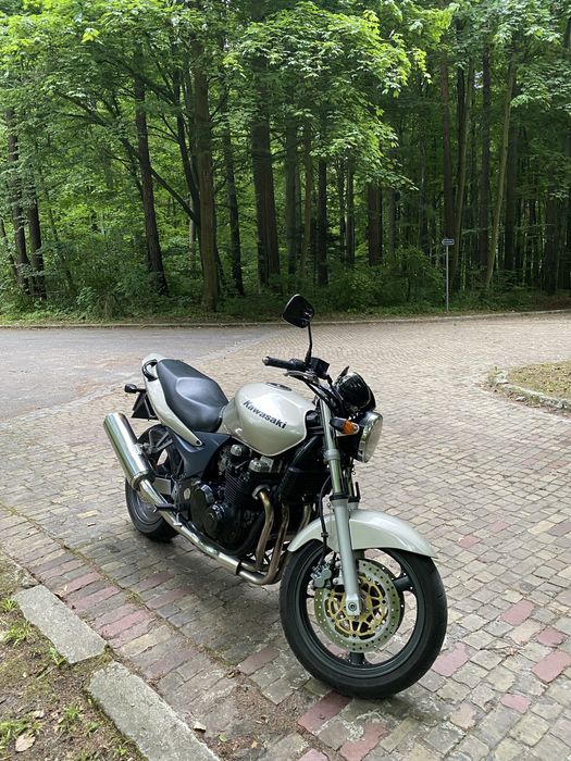 Kawasaki ZR7 750