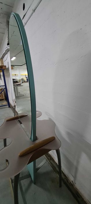 Estrutura em inox com espelho