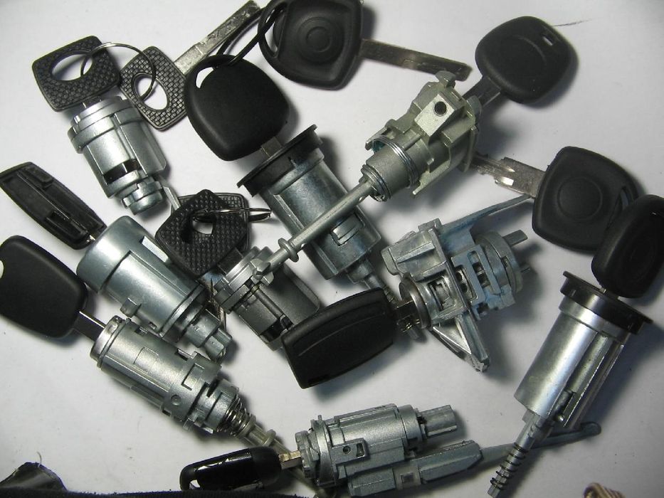 Ремонт автомобільних замків,замків запалення,нарізка ключа