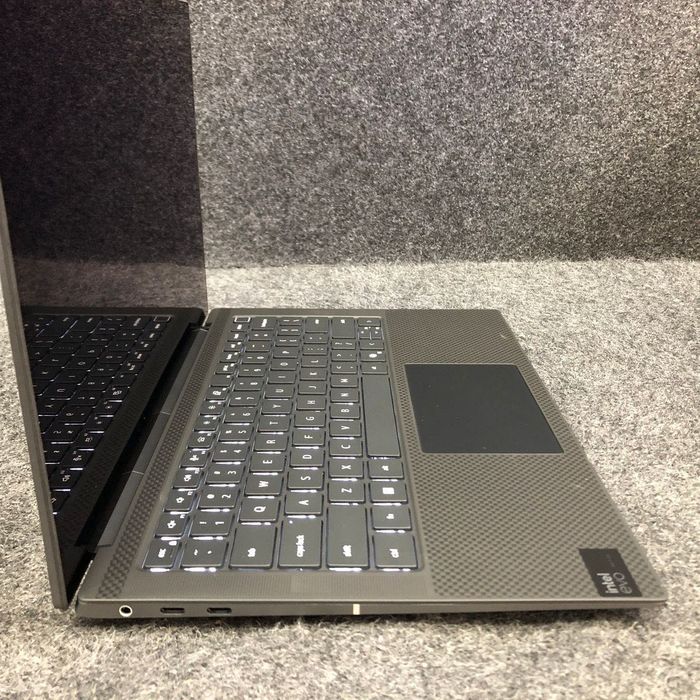 DELL Precision 5490 14" Touch Ultra 9 185H/64GB/512GB/RTX 2000 Ada