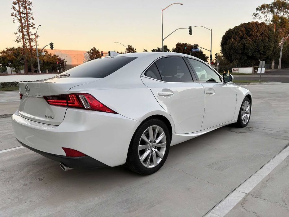 Lexus IS 250      2015