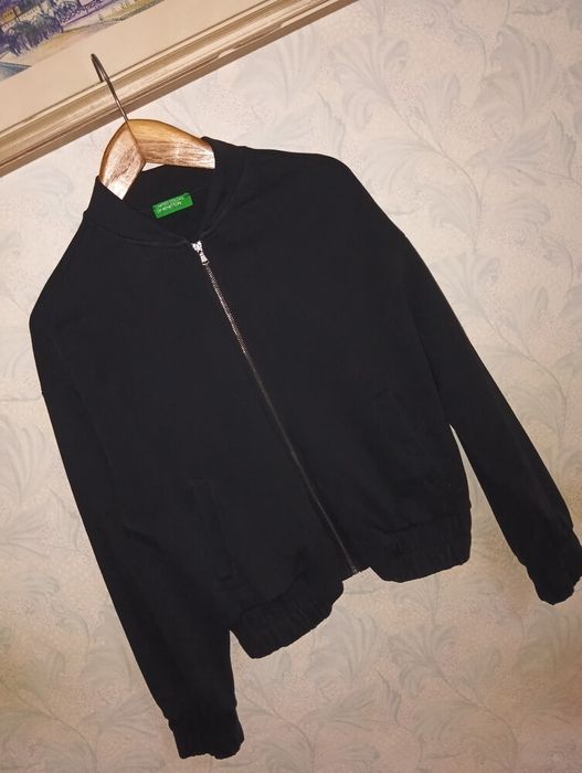 Фирменный бомбер Benetton