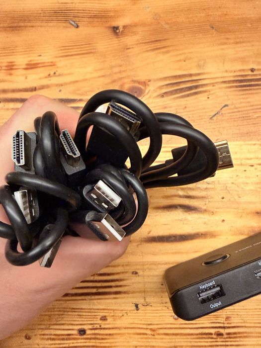 Przełącznik KVM switch HDMI USB