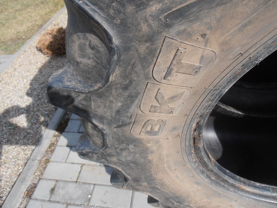 Opona 420/70 R-24