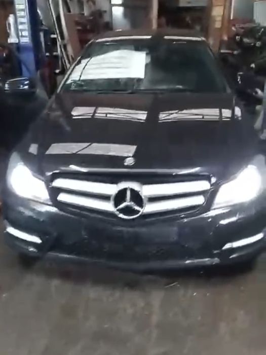 Mercedes w204                       .