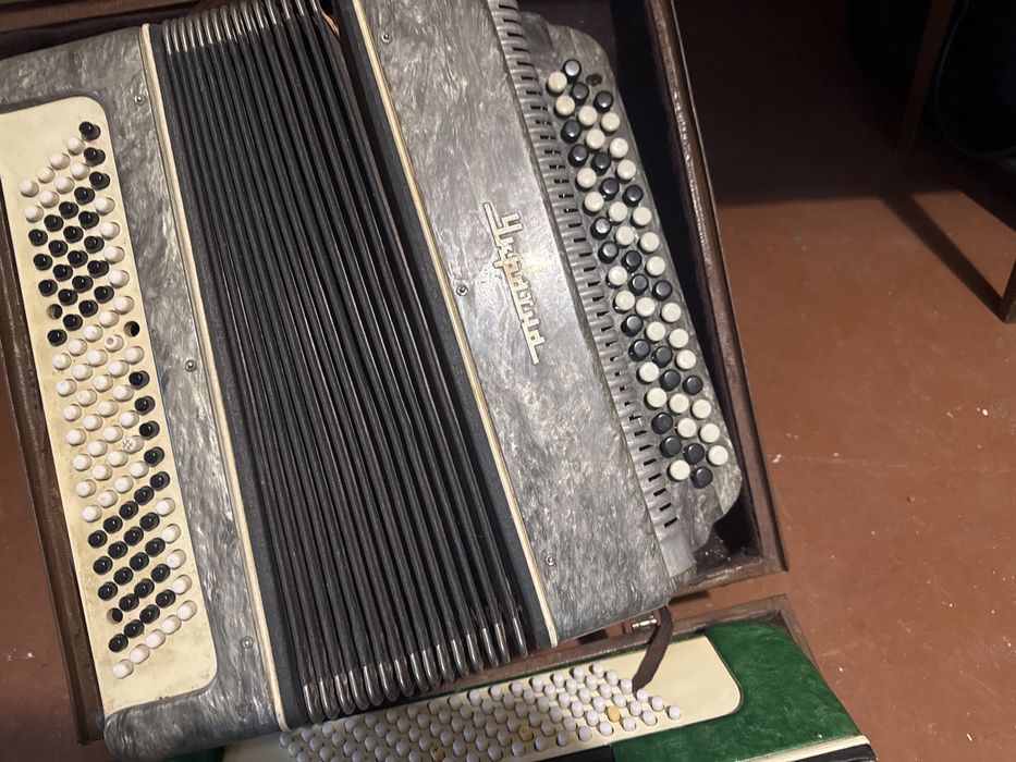 Баян гармонь аккордеон бу