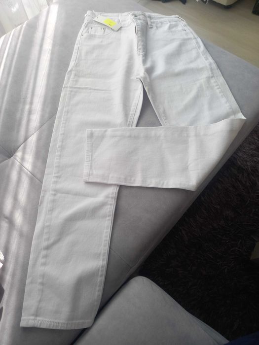 Spodnie jeansy nowe białe