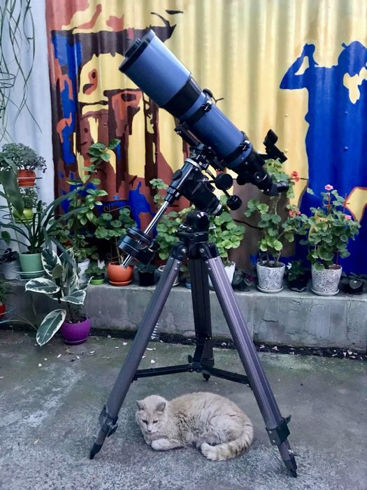 Amazing Skywatcher Startravel 120mm Achromatic Refractor Telescope