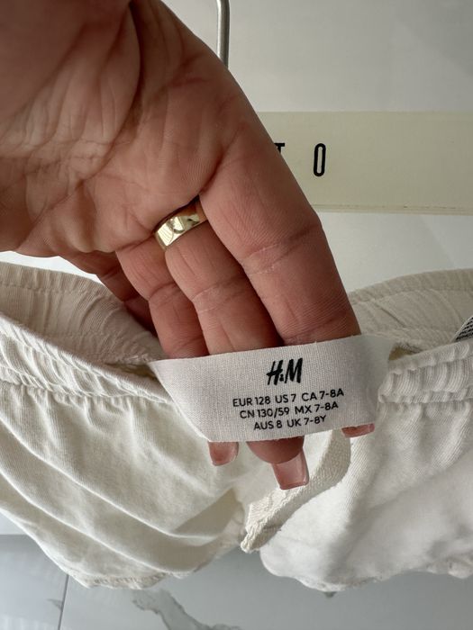 Spodenki rozmiar 128 cm marki h&m