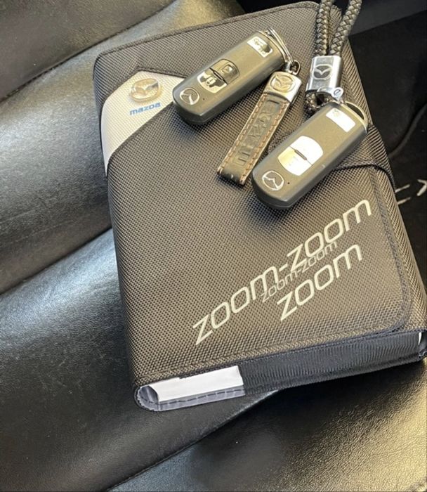 Продам автомобіль Мазда СХ-7