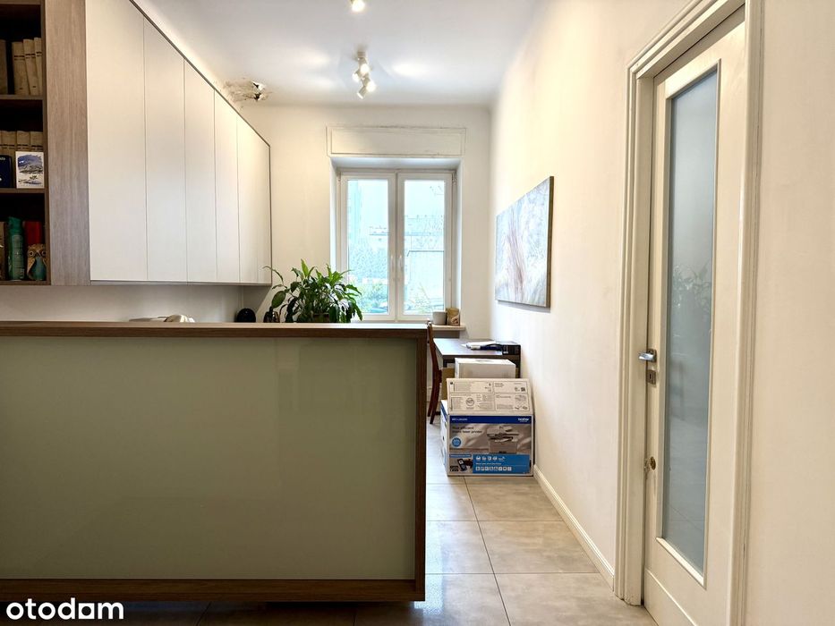 Przestronne biuro z parkingiem i salą konferencyjną w ścisłym centrum