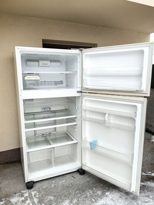 Холодильник широкий Sharp